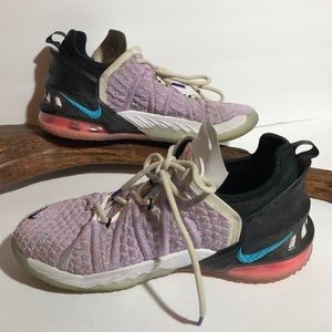 Nike LeBron 17 GS Graffiti Size 4.5